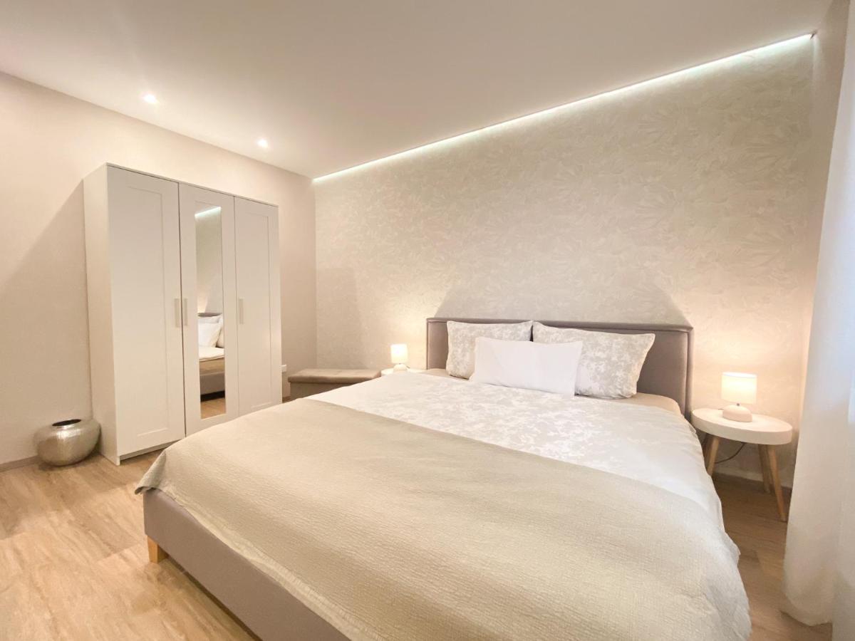 Modernes Apartment In Zentrumsnaehe Mit Eigenem Stellplatz 바덴바덴 외부 사진